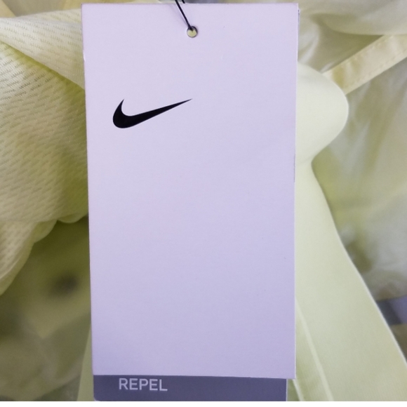 😍🔥🔥HOST PICK ❤️NWT Women's Nike athletic jacket🔥🔥🔥🔥😍 - Picture 8 of 16